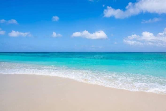 Beach Living At Island Pine Villas Blse George Town Eksteriør bilde