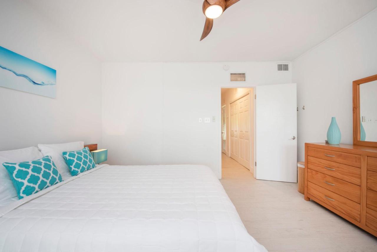 Beach Living At Island Pine Villas Blse George Town Eksteriør bilde