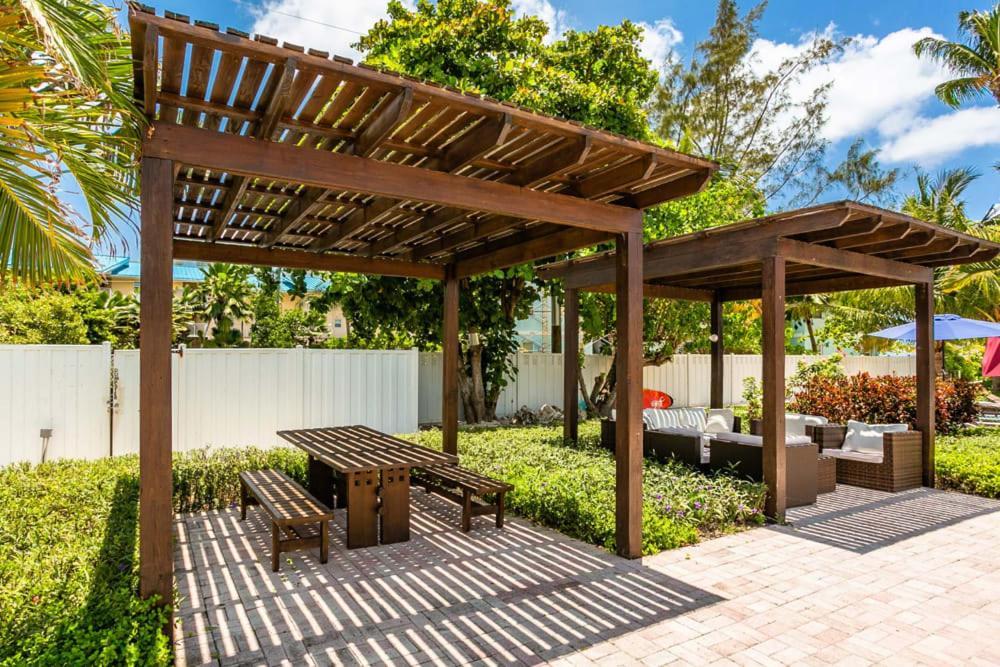 Beach Living At Island Pine Villas Blse George Town Eksteriør bilde